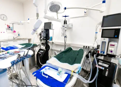 Hightech an den OP-Tischen © Foto: peppUP.de